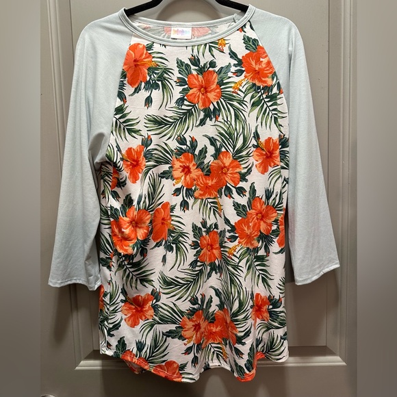 LuLaRoe Tops - LuLaRoe Size M Floral 3/4 Sleeve Long Tee EUC